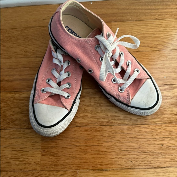 Converse - Picture 2 of 3